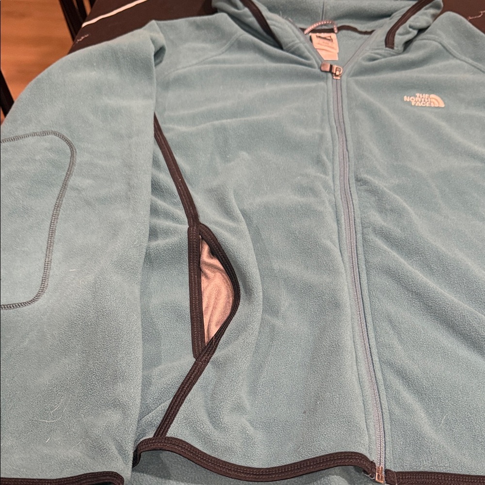 The North Face Women’s Teal Fleece Jacket - Picture 3 of 5